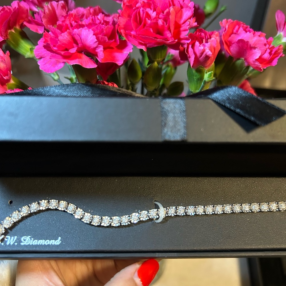 Sterling silver natural diamond braclet